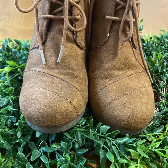 Bongo Ankle Boots - Picture 3 of 11